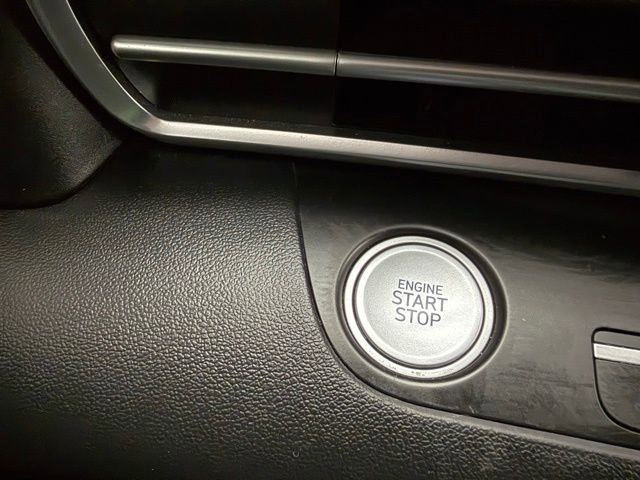 Used 2023 Hyundai Elantra SEL w/ Convenience Package image 25