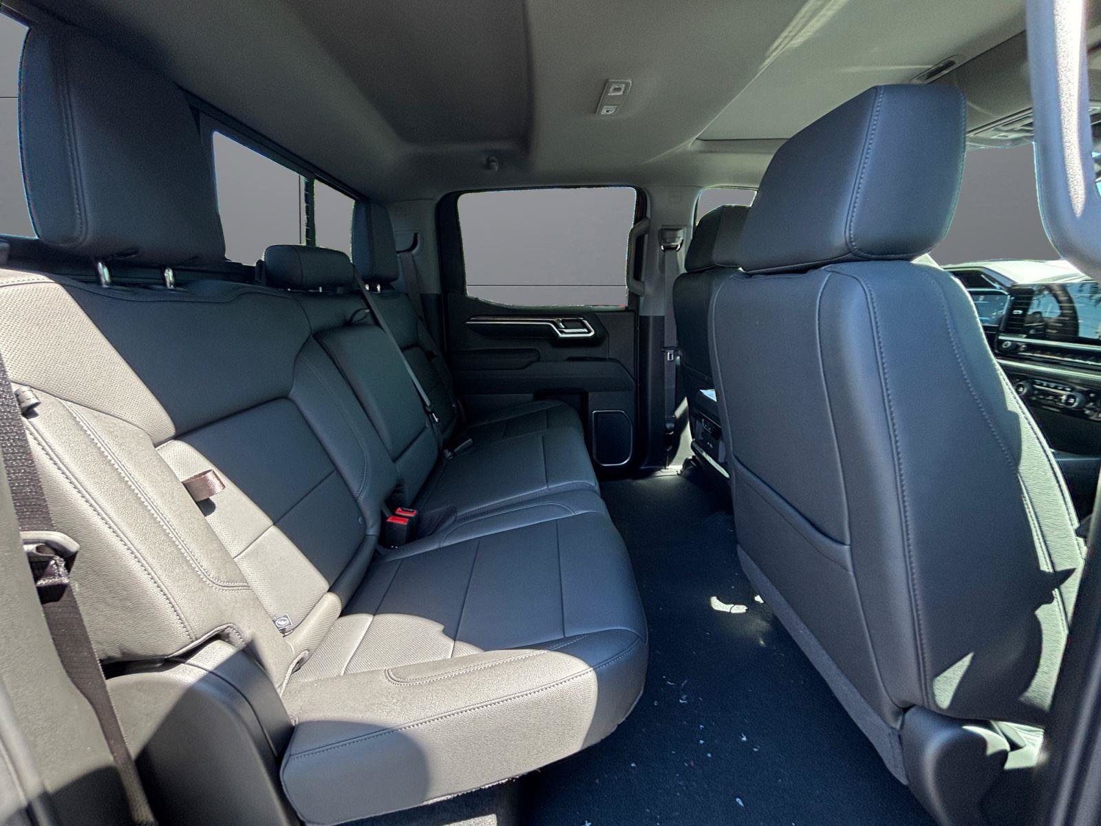 New 2026 Chevrolet Silverado 1500 LTZ w/ LTZ Premium Package AWD/4WD image 18