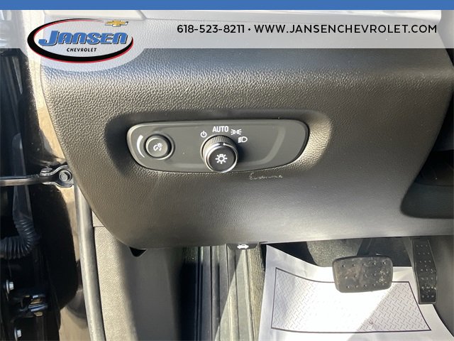 Used 2022 Chevrolet Traverse LT w/ Midnight/Sport Edition image 17