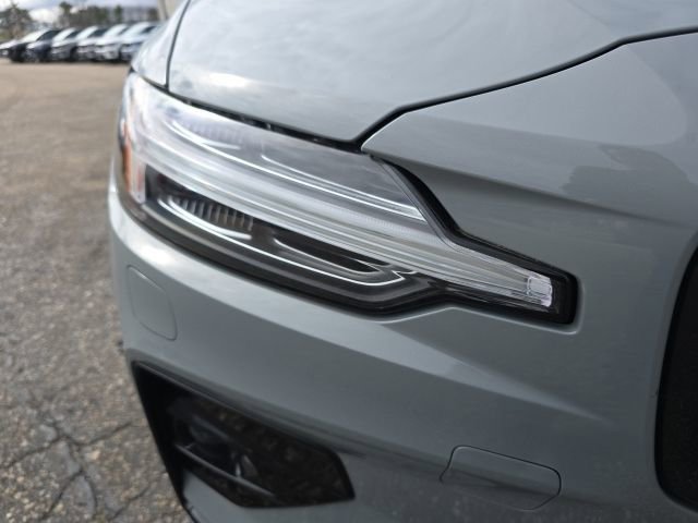 Certified 2024 Volvo S60 B5 Plus w/ Climate Package image 13