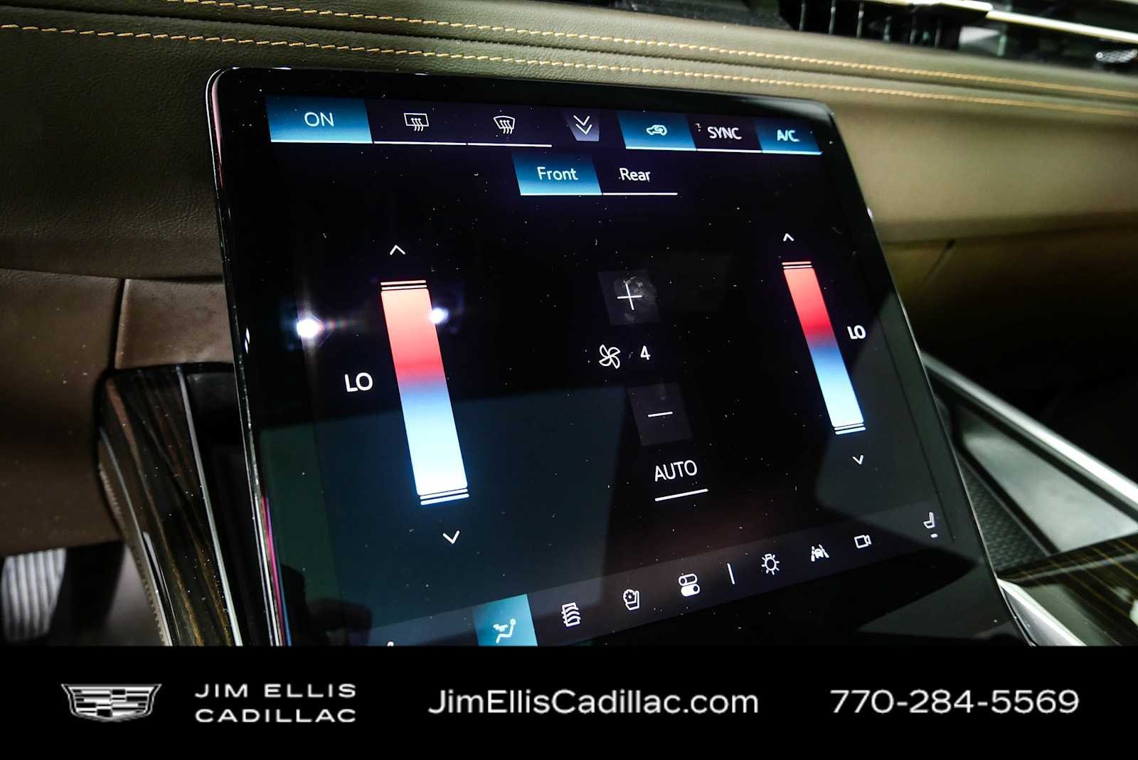 Used 2025 Cadillac Escalade Premium Luxury RWD image 17