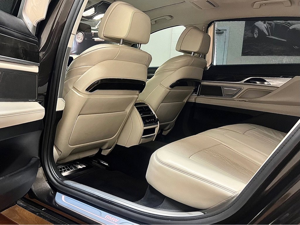 Used 2016 BMW 740i RWD image 28