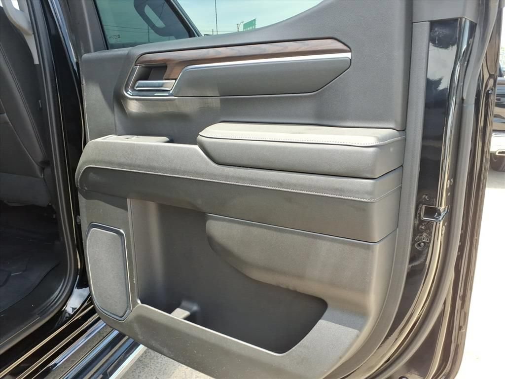 Used 2024 GMC Sierra 1500 SLT w/ SLT Premium Package AWD/4WD image 14