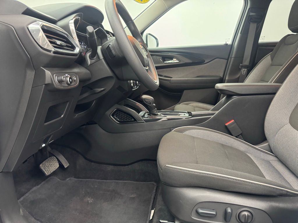 Used 2023 Chevrolet TrailBlazer LT w/ Convenience Package AWD/4WD image 14