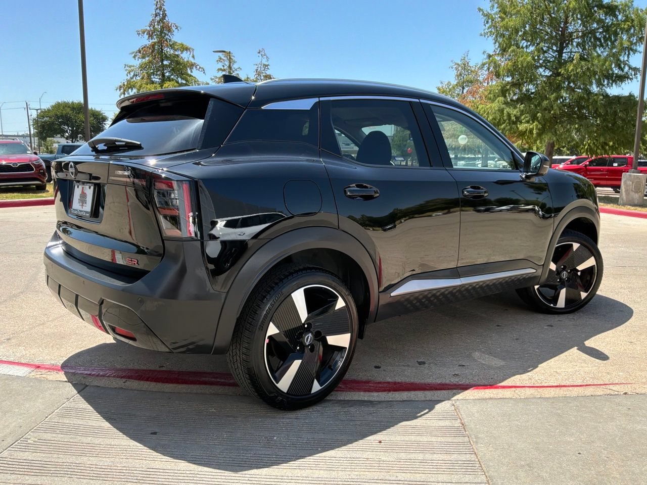 Used 2026 Nissan Kicks SR FWD image 6