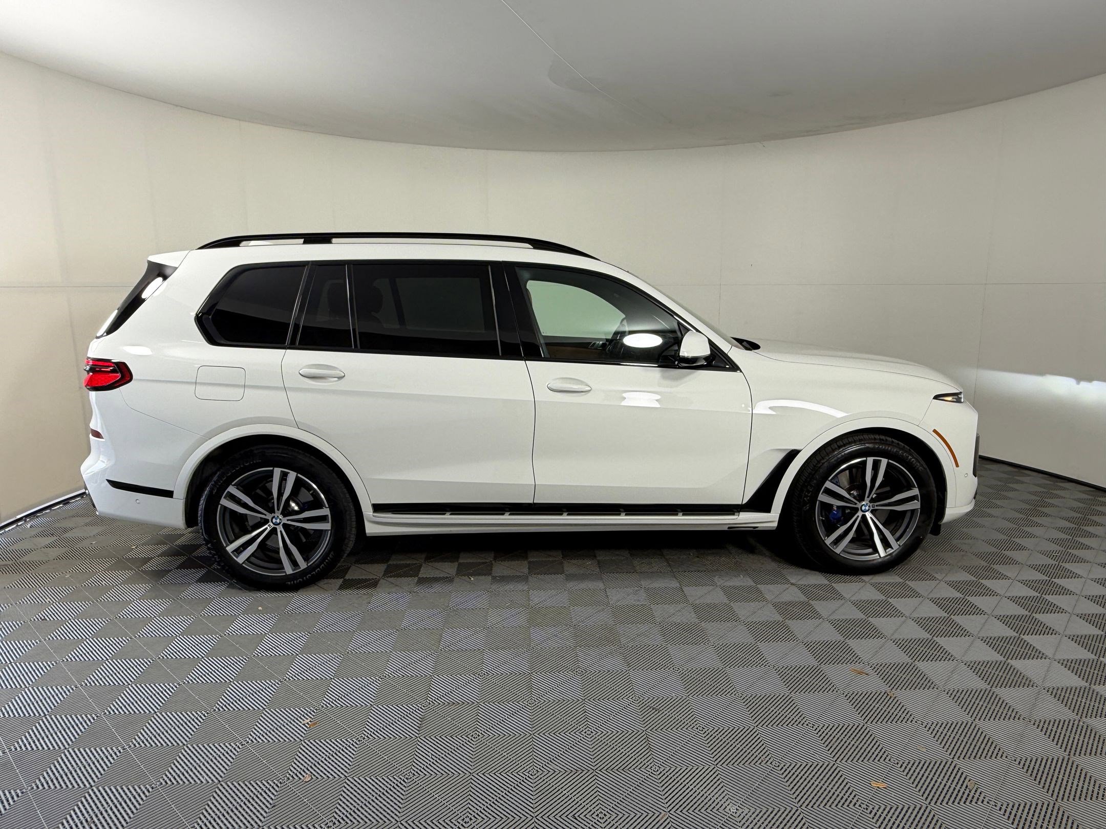 Used 2026 BMW X7 xDrive40i image 8