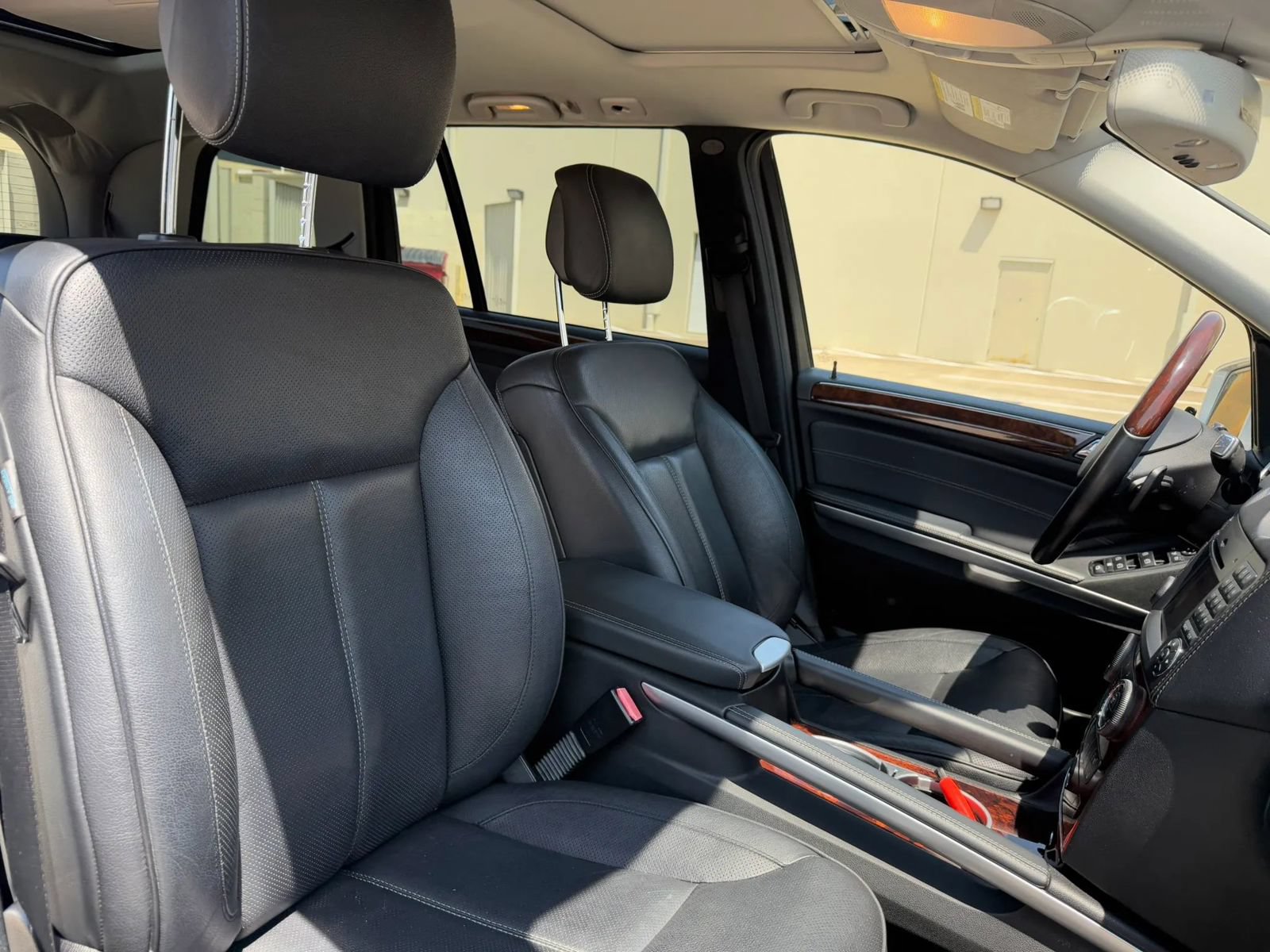 Used 2011 Mercedes-Benz GL 550 4MATIC image 16