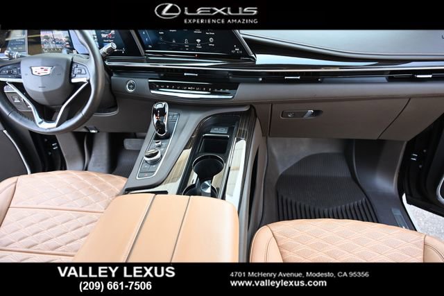 Used 2021 Cadillac Escalade Premium Luxury w/ Driver Assist Tech Package AWD/4WD image 7
