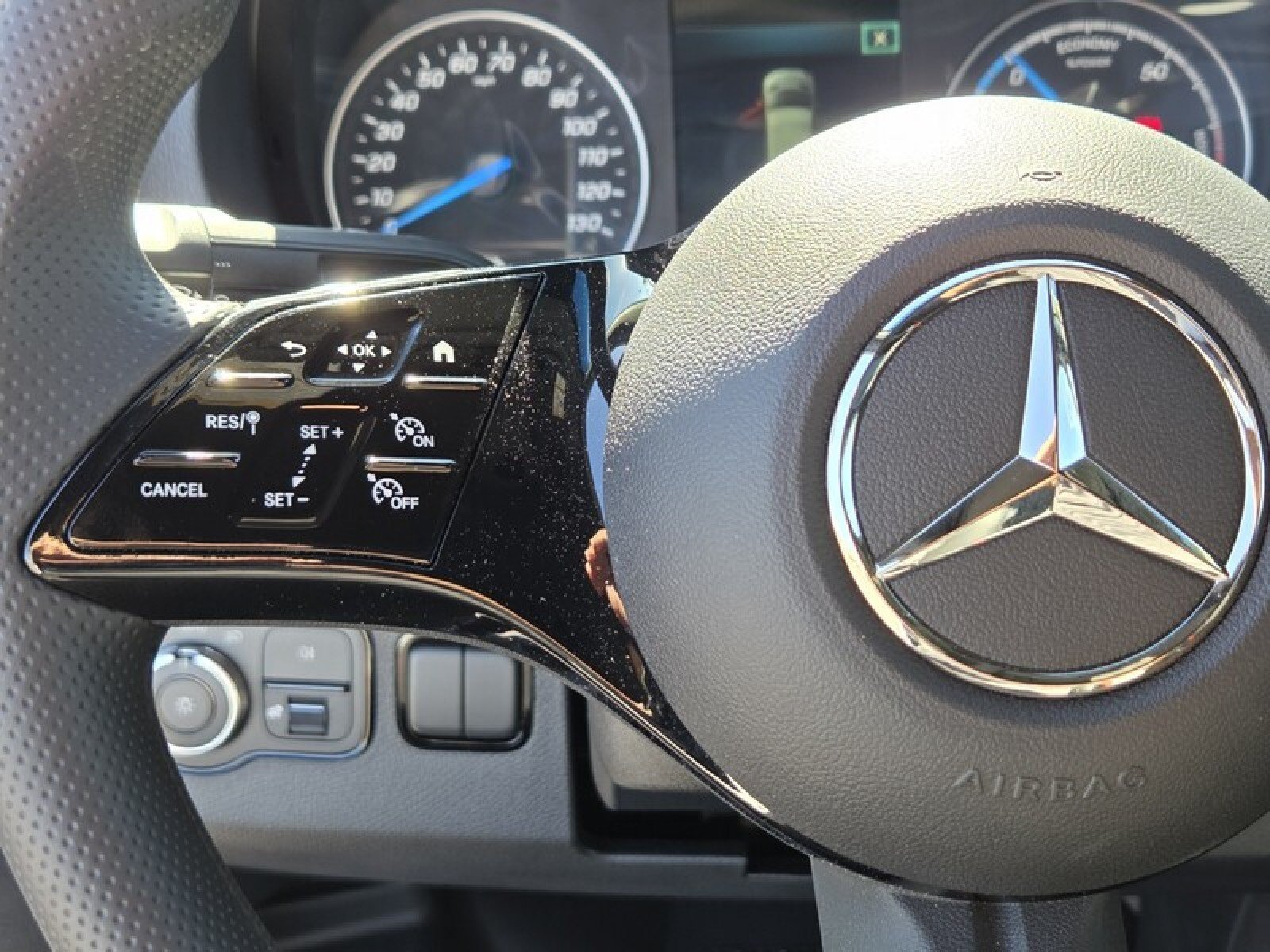 New 2025 Mercedes-Benz eSprinter 170 Cargo image 24