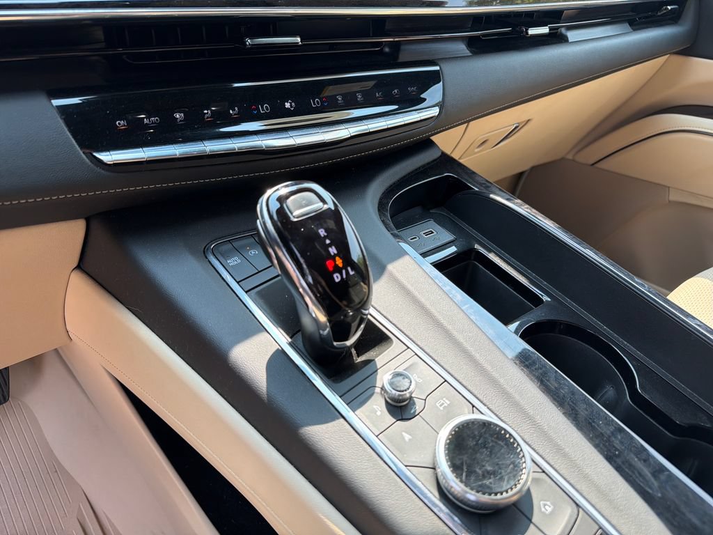 Certified 2023 Cadillac Escalade Premium Luxury AWD/4WD image 33