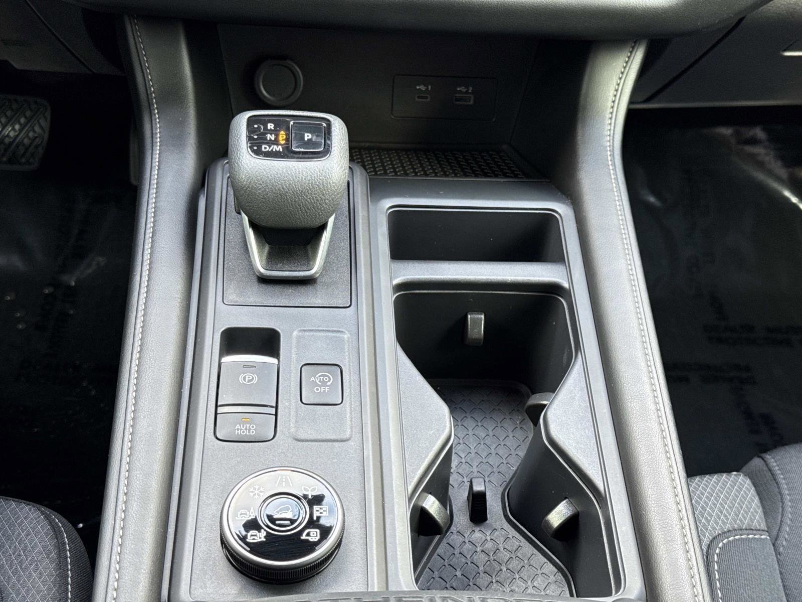 Used 2024 Nissan Pathfinder S image 6