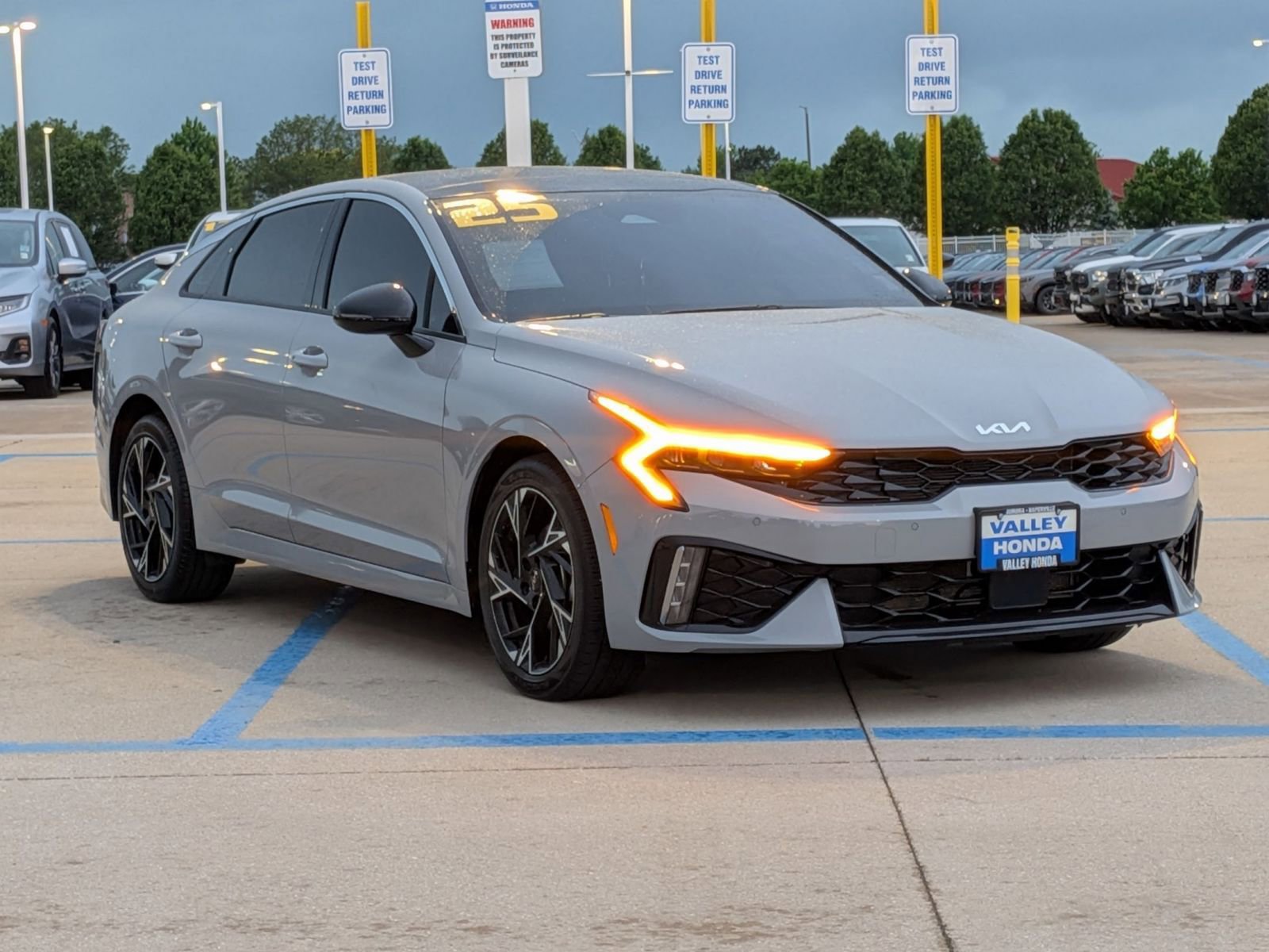 Used 2025 Kia K5 GT-Line w/ GT-Line Premium Package FWD image 4