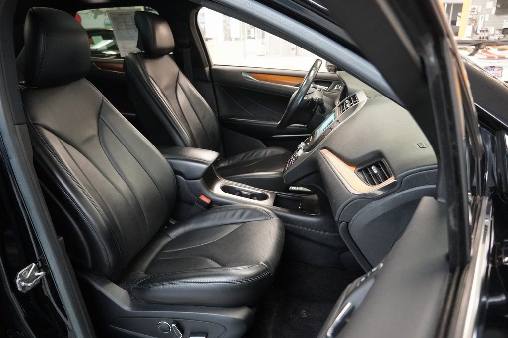 Used 2017 Lincoln MKC Reserve w/ Lincoln MKC Climate Package image 33