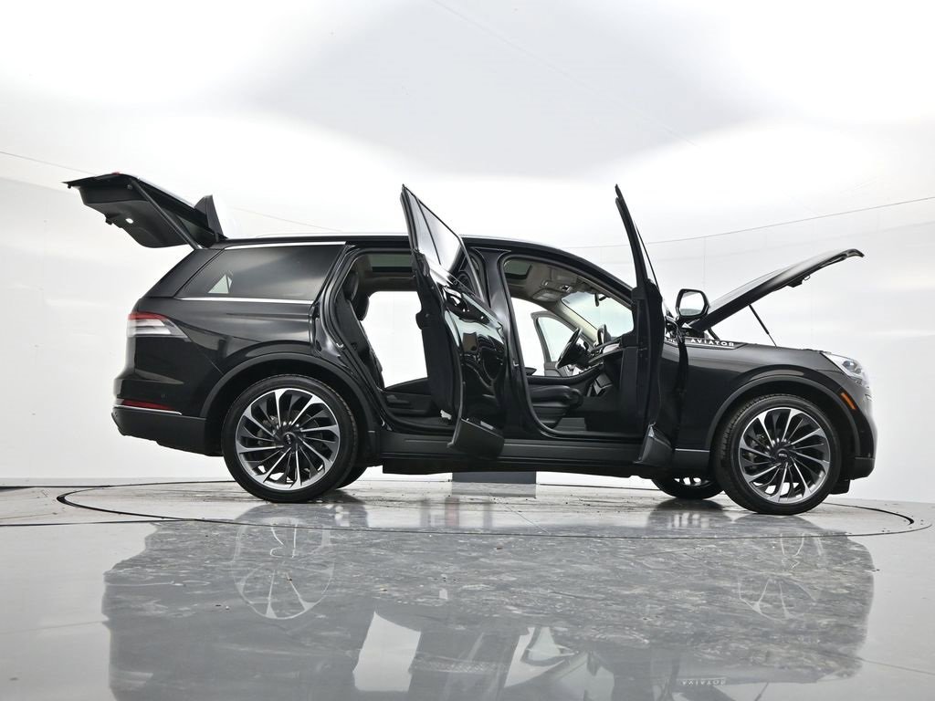 Used 2023 Lincoln Aviator Reserve w/ Equipment Group 201A image 63