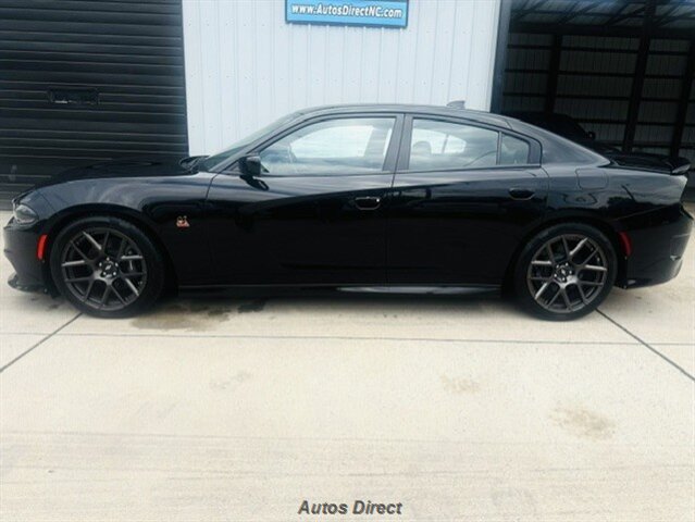 Used 2019 Dodge Charger Scat Pack w/ Plus Group RWD image 3