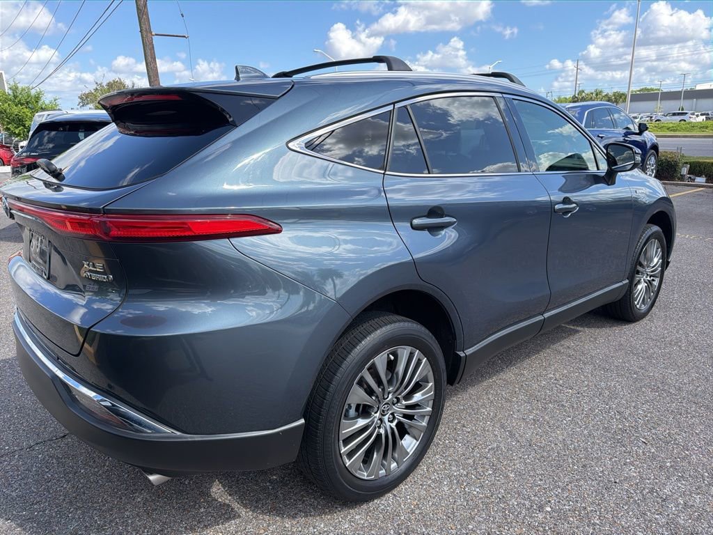 Used 2021 Toyota Venza XLE w/ Softex Package image 8