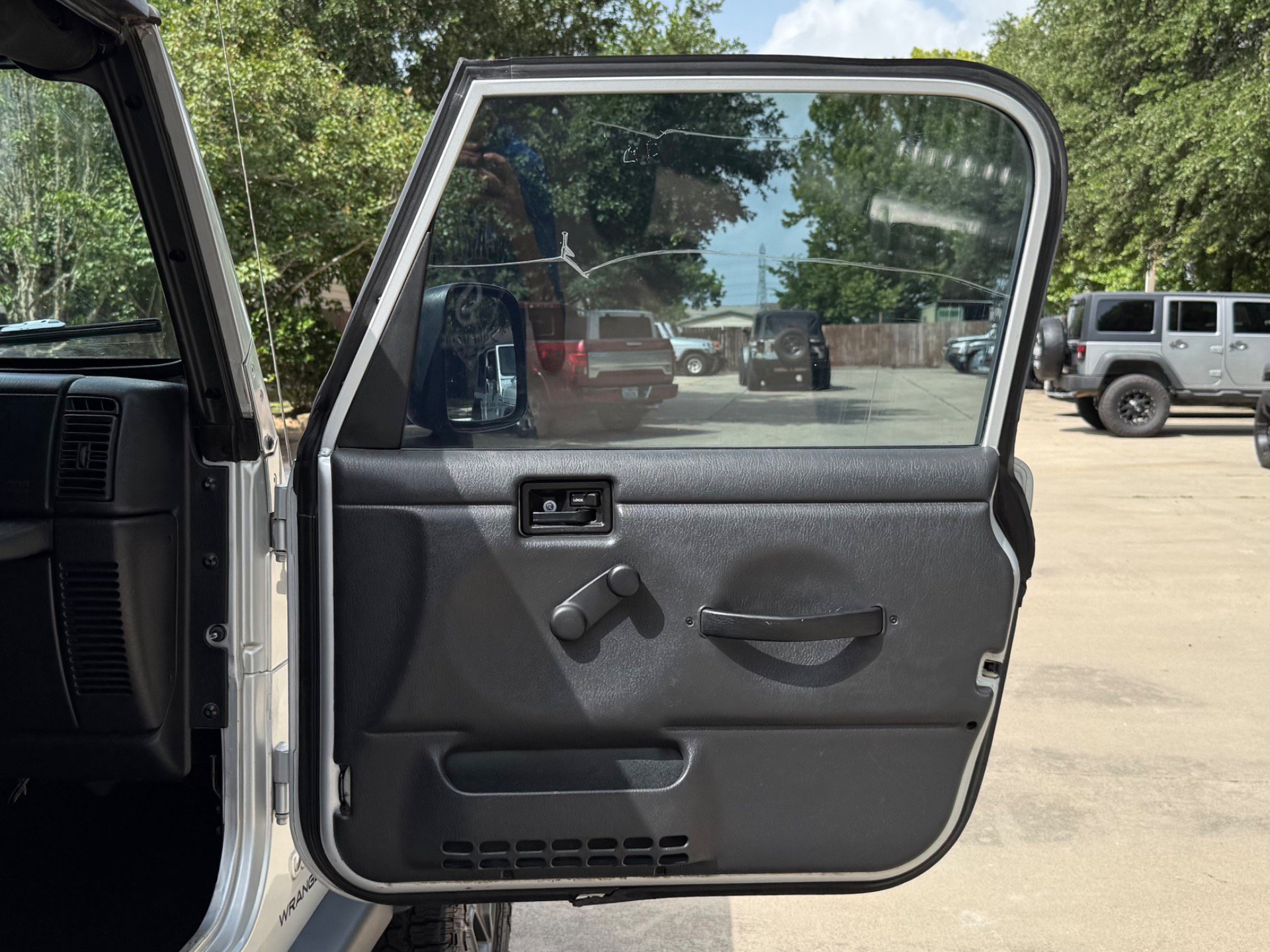 Used 2006 Jeep Wrangler X AWD/4WD image 33
