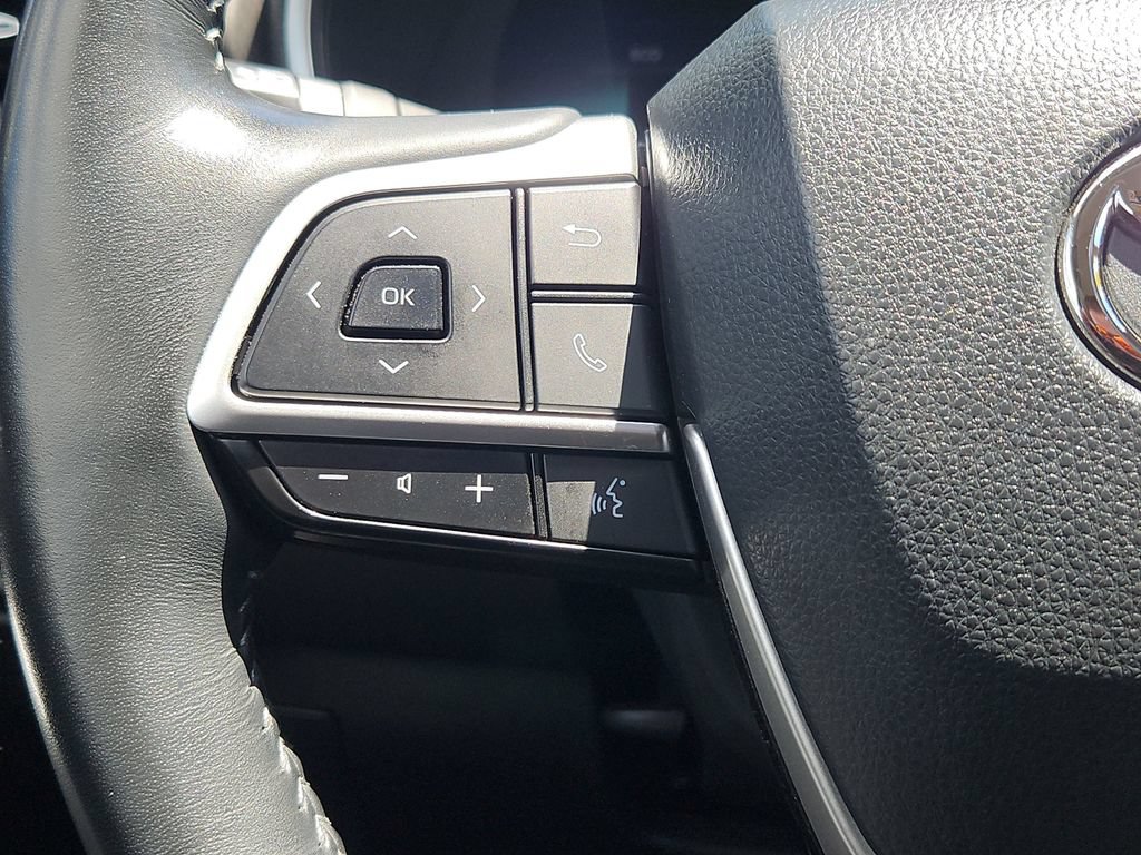 Used 2023 Toyota Highlander Limited AWD/4WD image 30