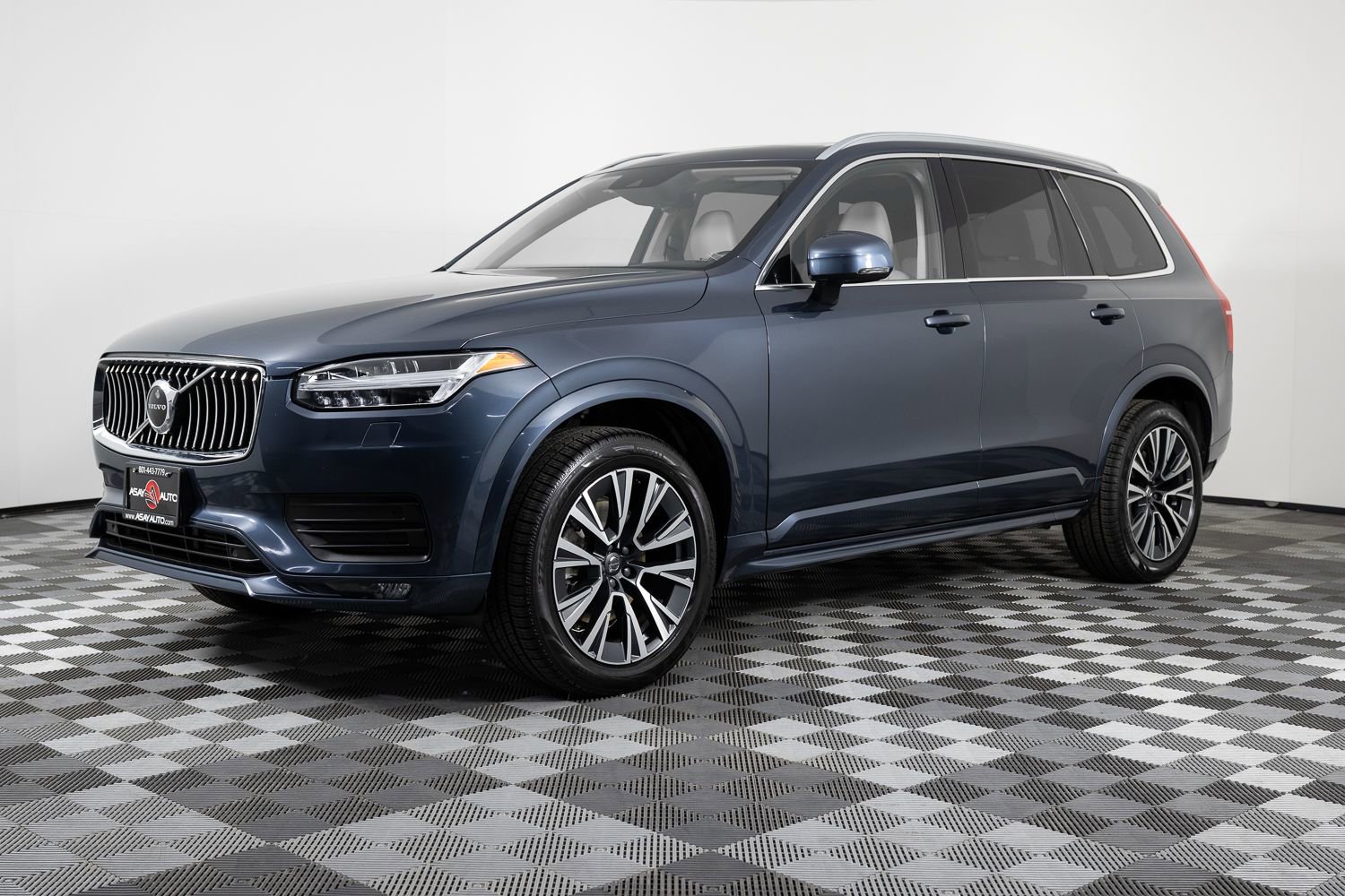Used 2022 Volvo XC90 T5 Momentum w/ Climate Package
