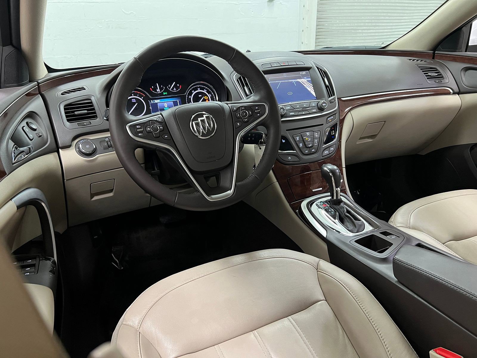 Used 2016 Buick Regal image 9