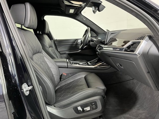 Used 2023 BMW X7 xDrive40i w/ Executive Package image 22