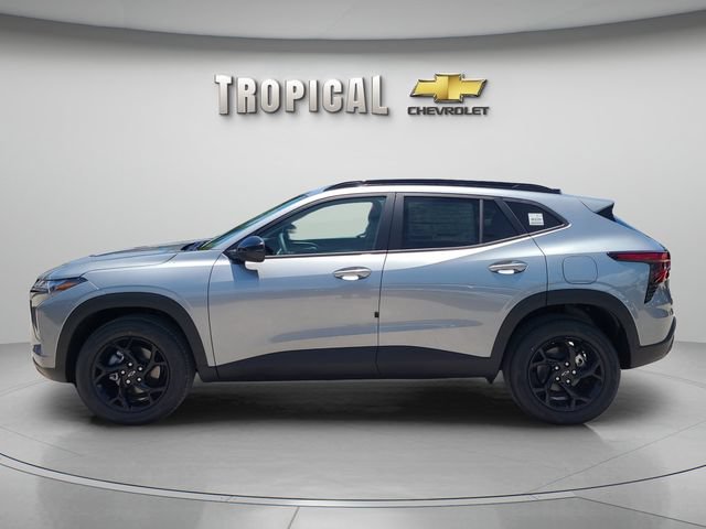 New 2026 Chevrolet Trax LT w/ Midnight Edition FWD image 2
