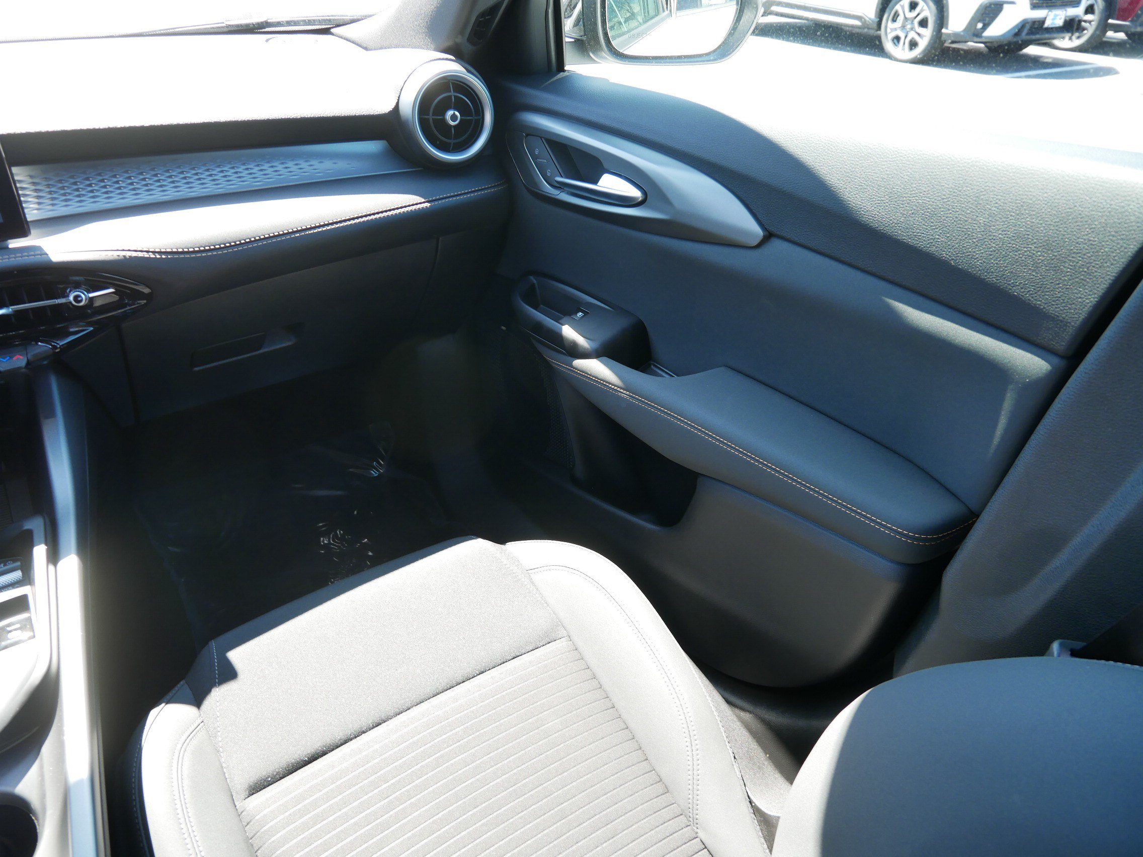 Used 2025 Alfa Romeo Tonale AWD/4WD image 11