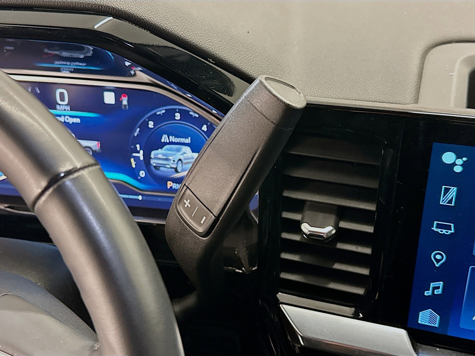 Used 2023 Chevrolet Silverado 1500 LT image 25