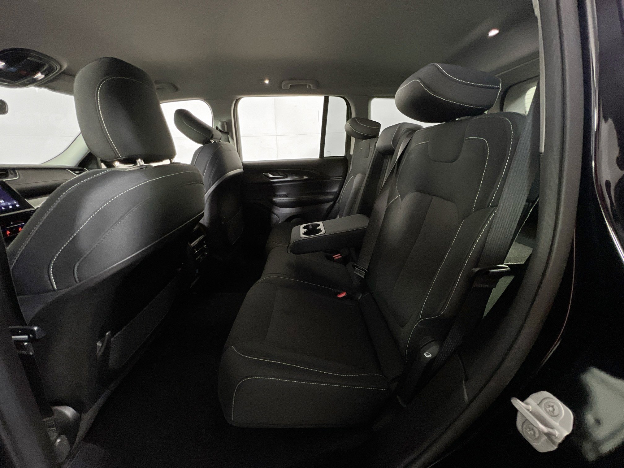 Used 2023 Jeep Grand Cherokee Laredo image 21