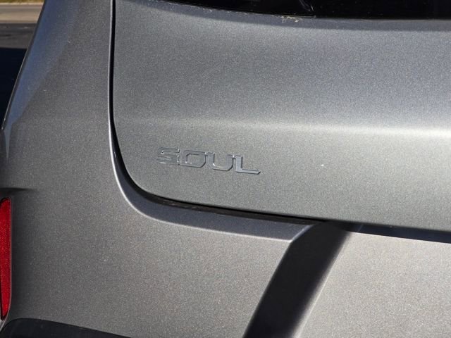 Used 2024 Kia Soul EX image 12