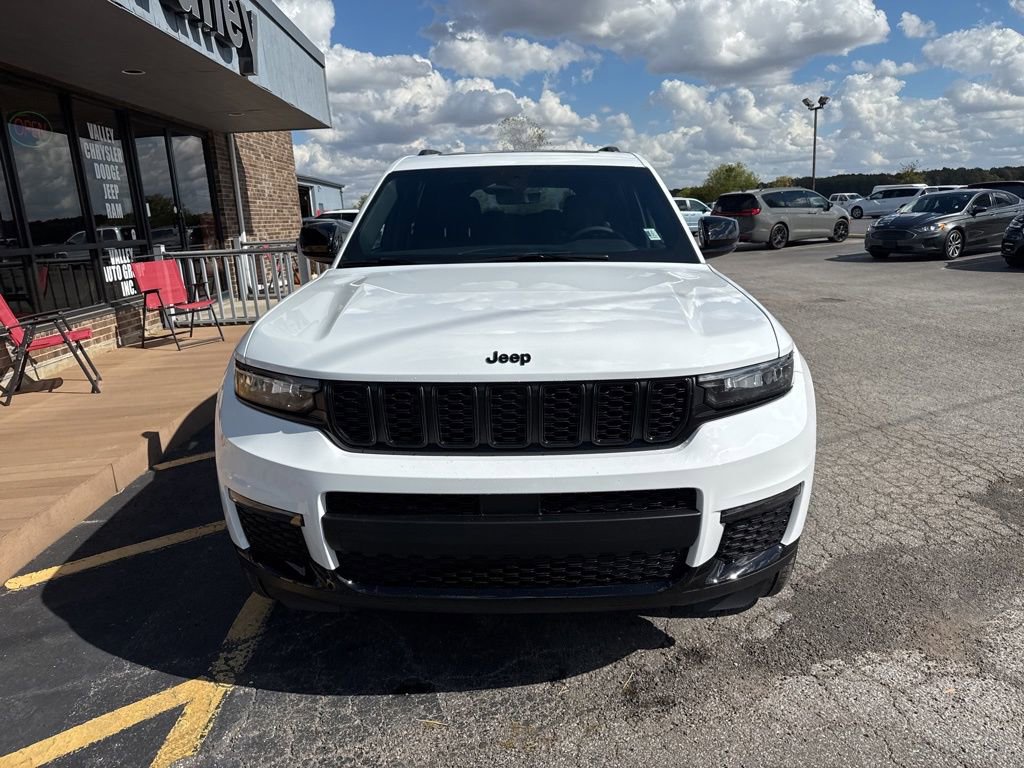 New 2025 Jeep Grand Cherokee L Limited w/ Black Appearance Package image 3