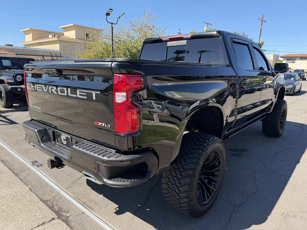 Used 2024 Chevrolet Silverado 1500 LT w/ Z71 Off-Road Package AWD/4WD image 8