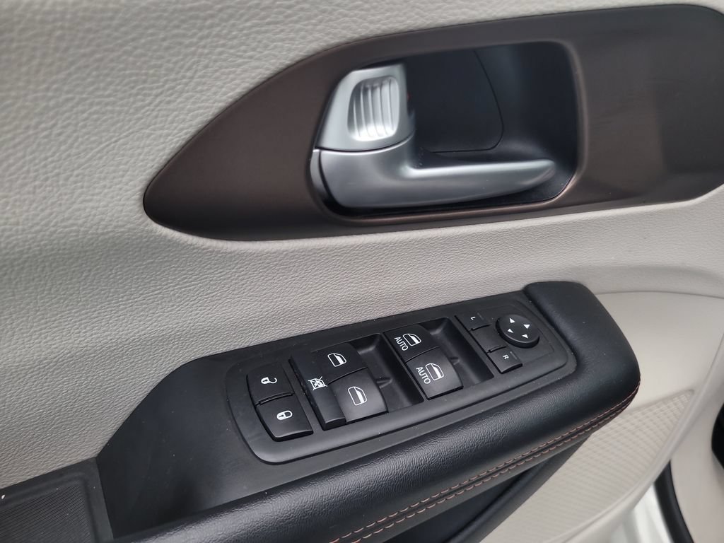 Certified 2017 Chrysler Pacifica Touring Plus w/ Security Group FWD image 18