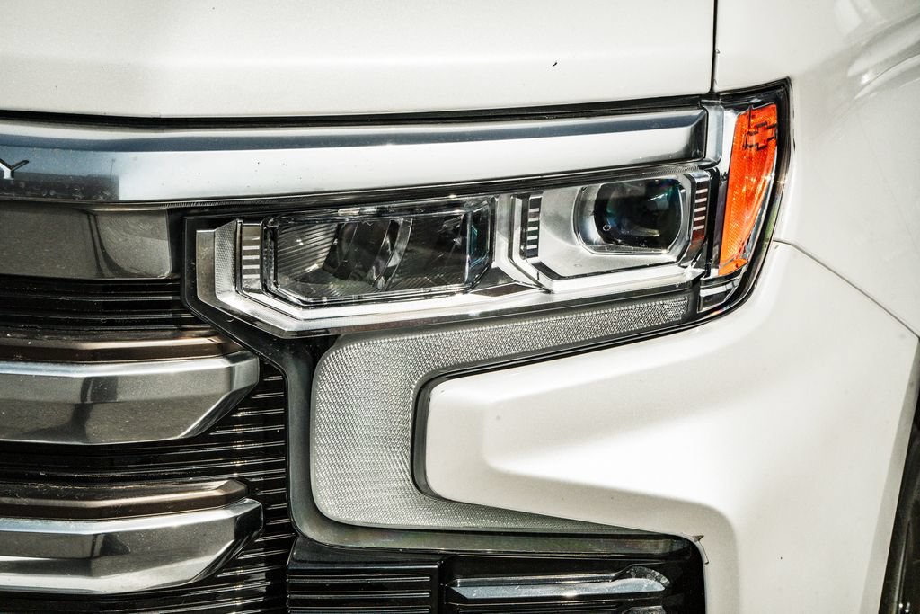 Used 2022 Chevrolet Silverado 1500 High Country w/ High Country Premium Package AWD/4WD image 7
