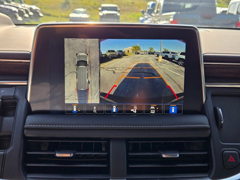 Used 2023 Chevrolet Tahoe Premier AWD/4WD image 25