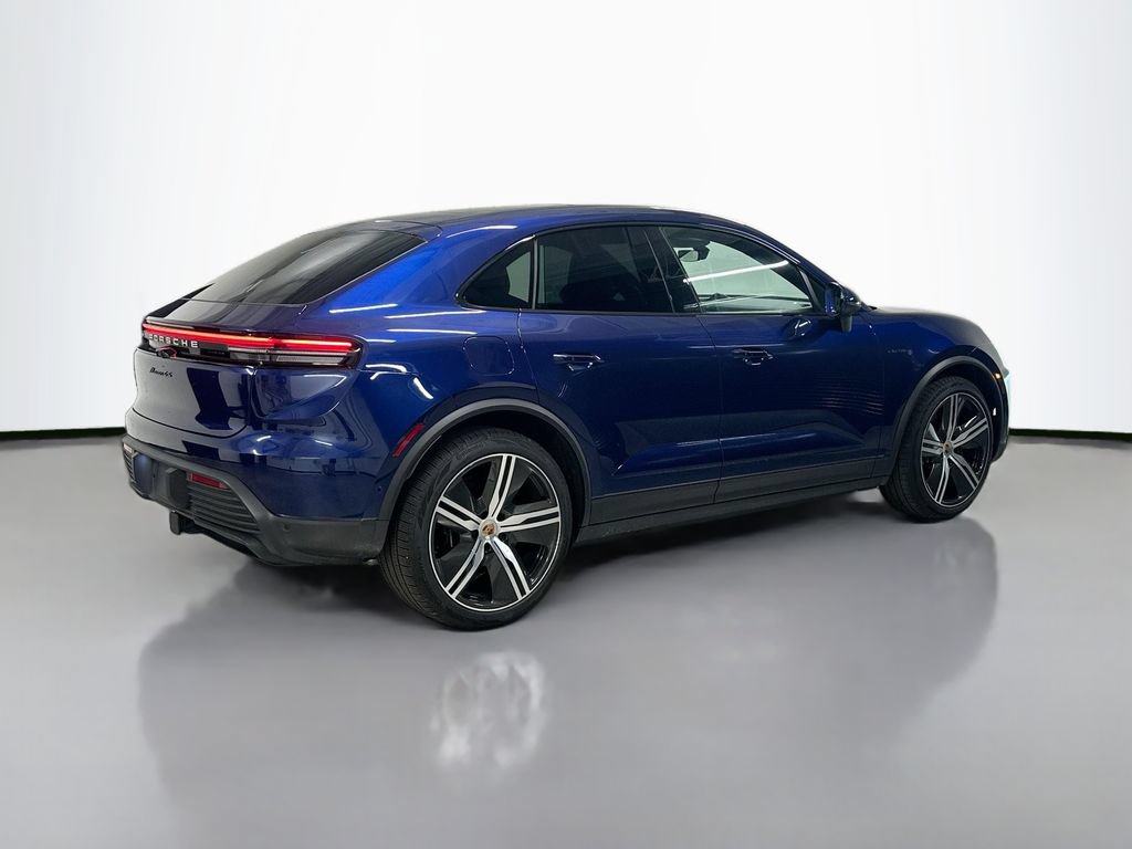 Used 2025 Porsche Macan 4S Electric AWD/4WD image 9