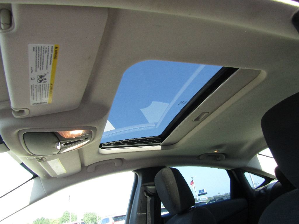 Used 2015 Chrysler 200 Limited w/ Convenience Group FWD image 12