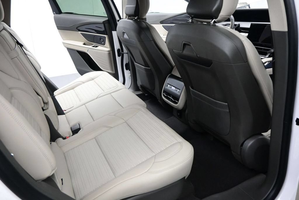 Used 2025 Lincoln Nautilus Reserve w/ Jet Appearance Package AWD/4WD image 24