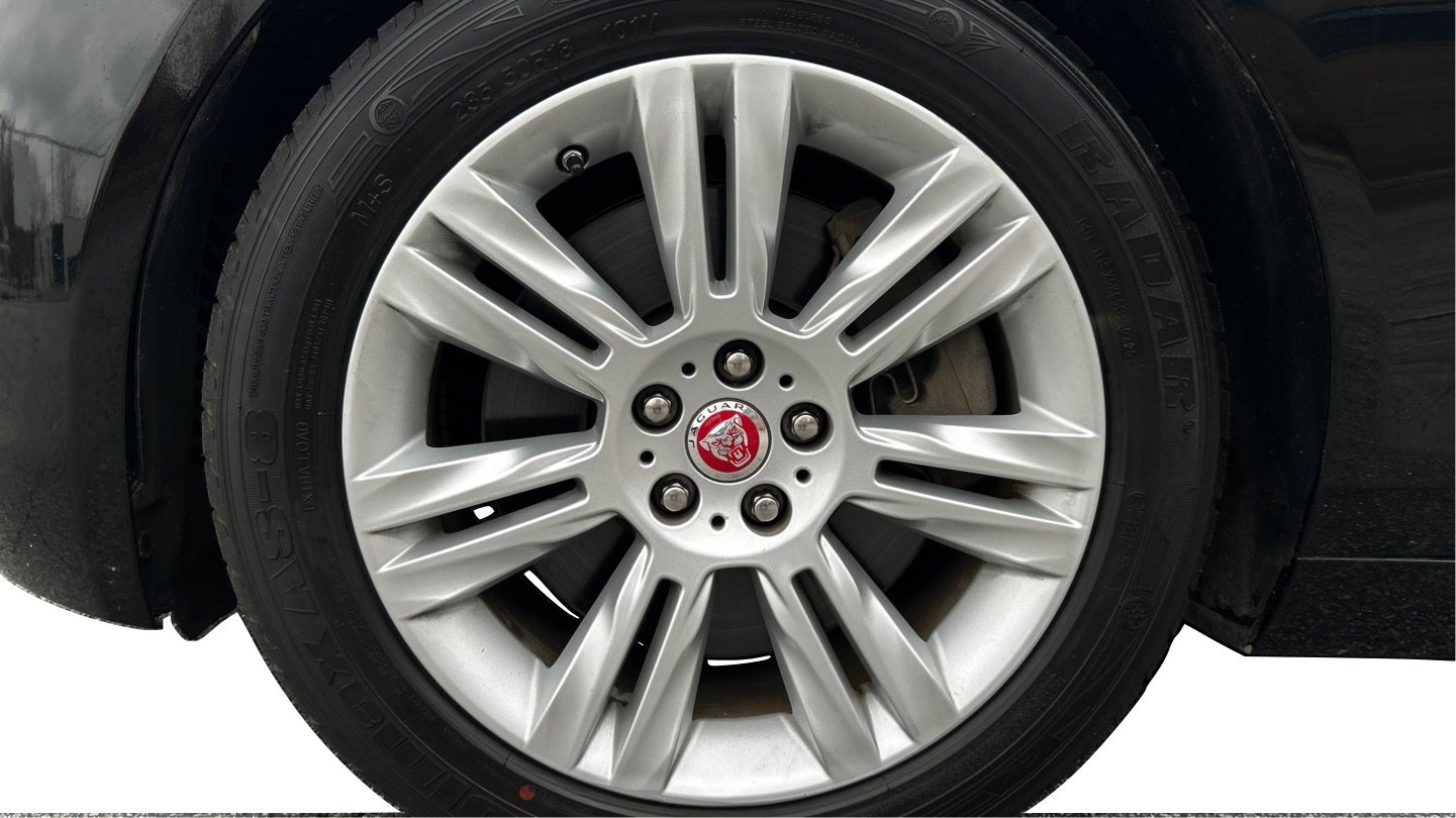 Used 2016 Jaguar XF Premium image 47