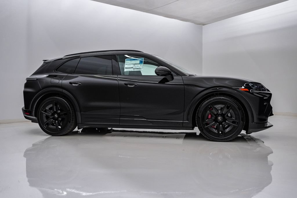 New 2026 Porsche Cayenne Turbo AWD/4WD image 9