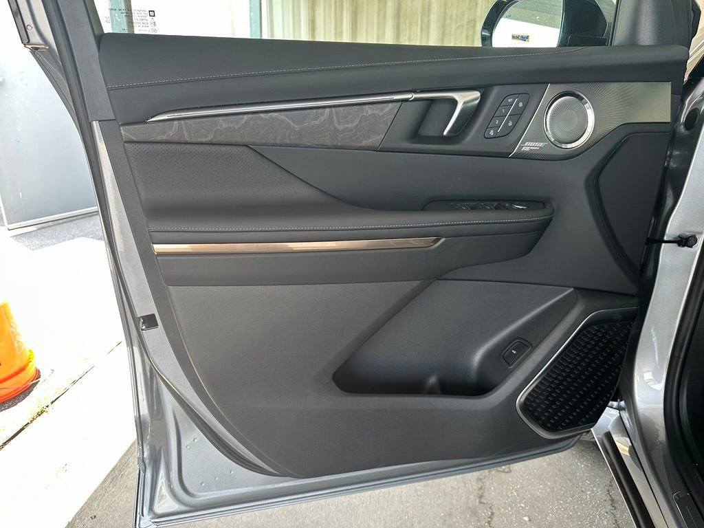 New 2026 Buick Enclave Avenir w/ Super Cruise Package FWD image 10