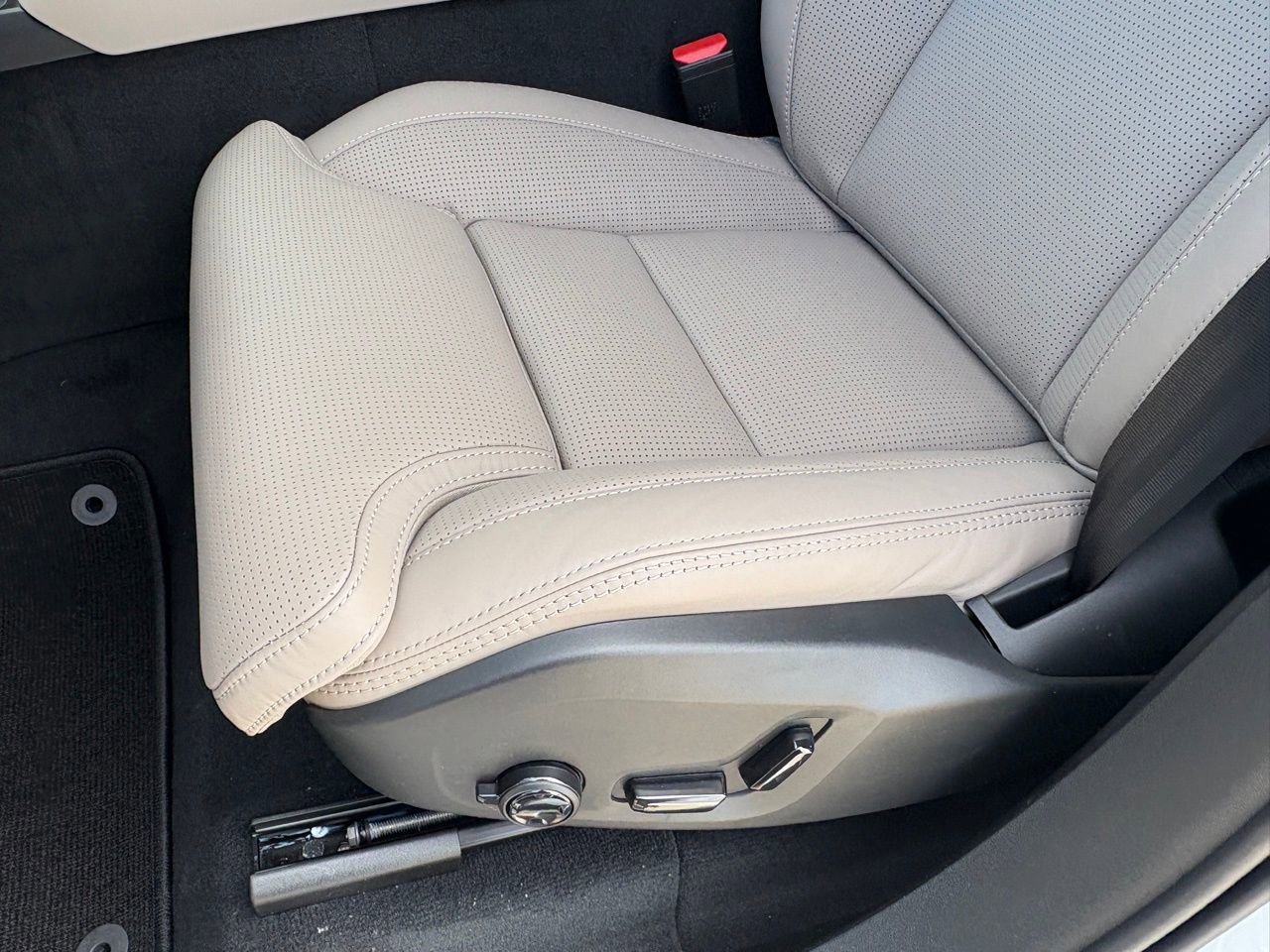 New 2026 Volvo XC90 T8 Ultra w/ Protection Package Premier image 21