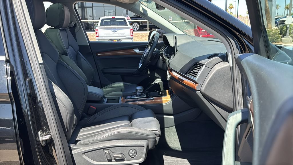 Used 2021 Audi Q5 Prestige w/ Prestige Package AWD/4WD image 25