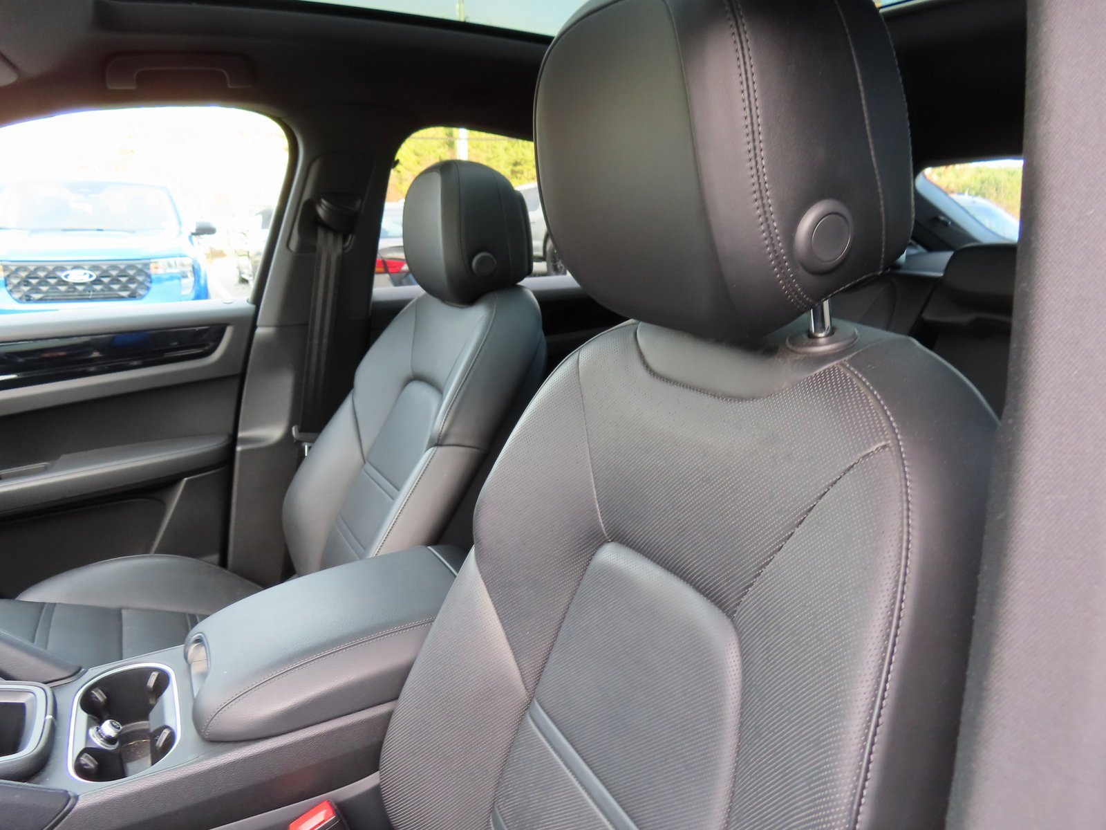 Used 2021 Porsche Cayenne Coupe image 27