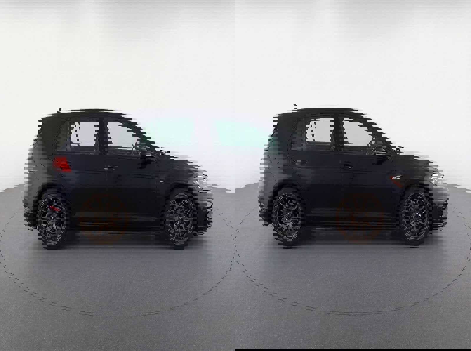 Used 2019 Volkswagen Golf R 4-Door image 11