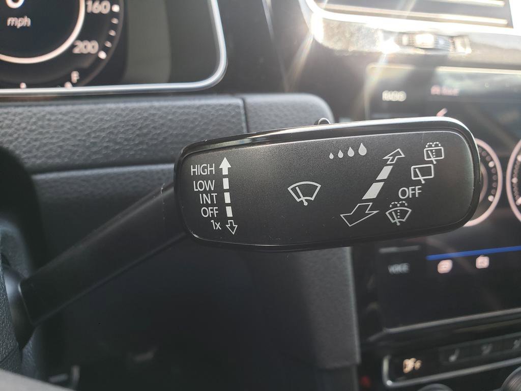 Used 2018 Volkswagen Golf R 4-Door AWD/4WD image 22