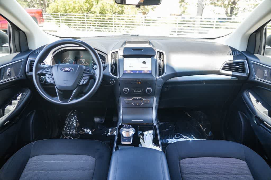 Used 2020 Ford Edge SE FWD image 12