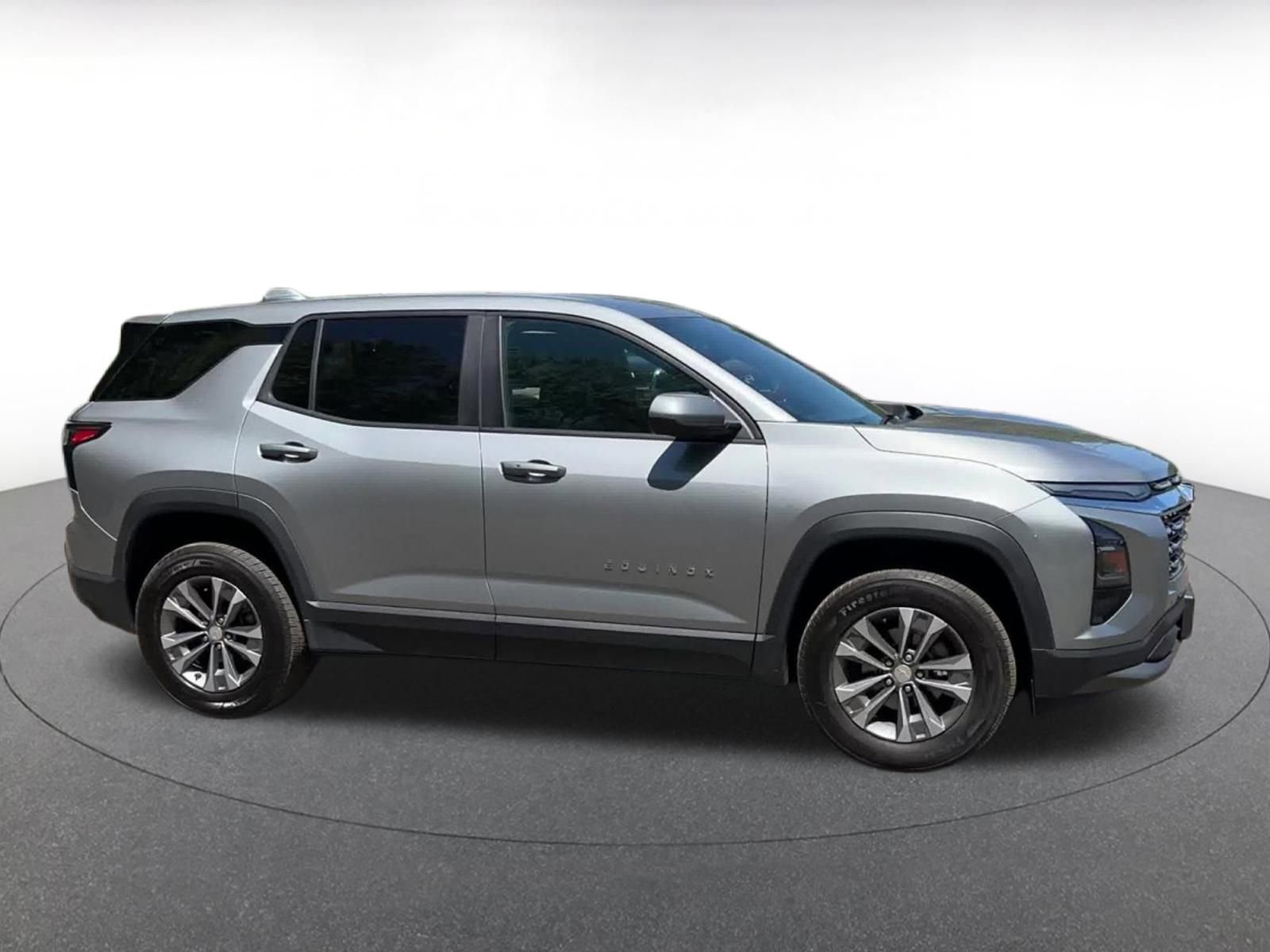 Used 2025 Chevrolet Equinox LT FWD image 16