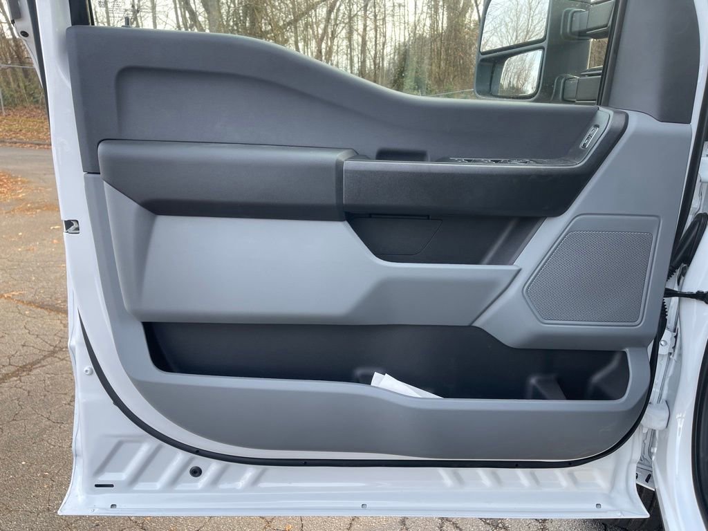 New 2026 Ford F250 XL w/ XL Chrome Package image 16