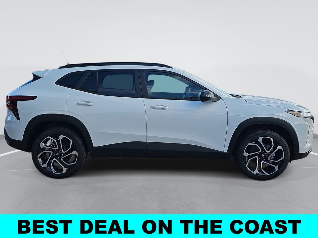 New 2026 Chevrolet Trax RS w/ Driver Confidence Package image 2